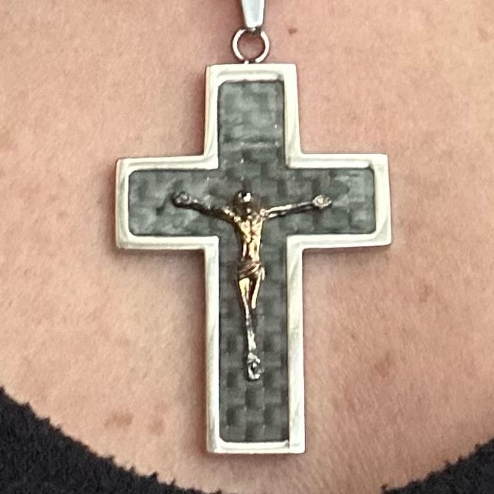 Men’s Stainless Steel Silver Cross Pendant Necklace - Picture 2 of 5